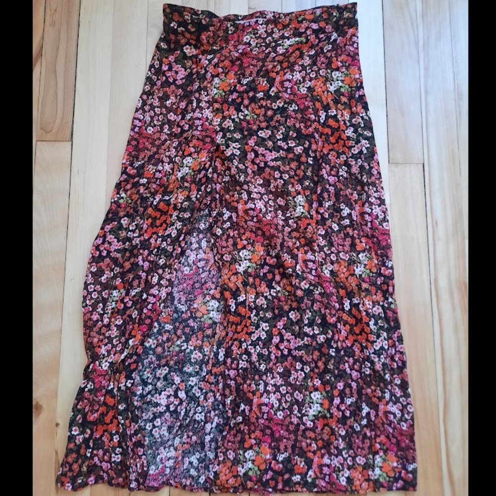 H&M black, orange, green and white floral midi skirt with slit size 4